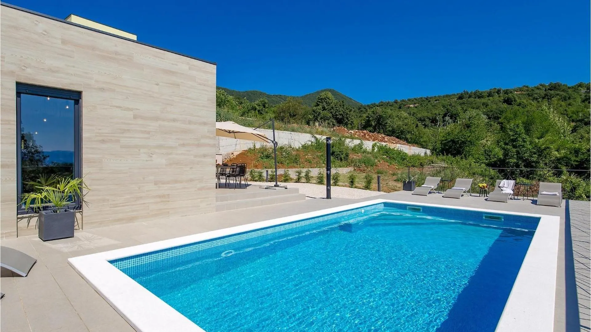 Villa Castanea Poljane Holiday home