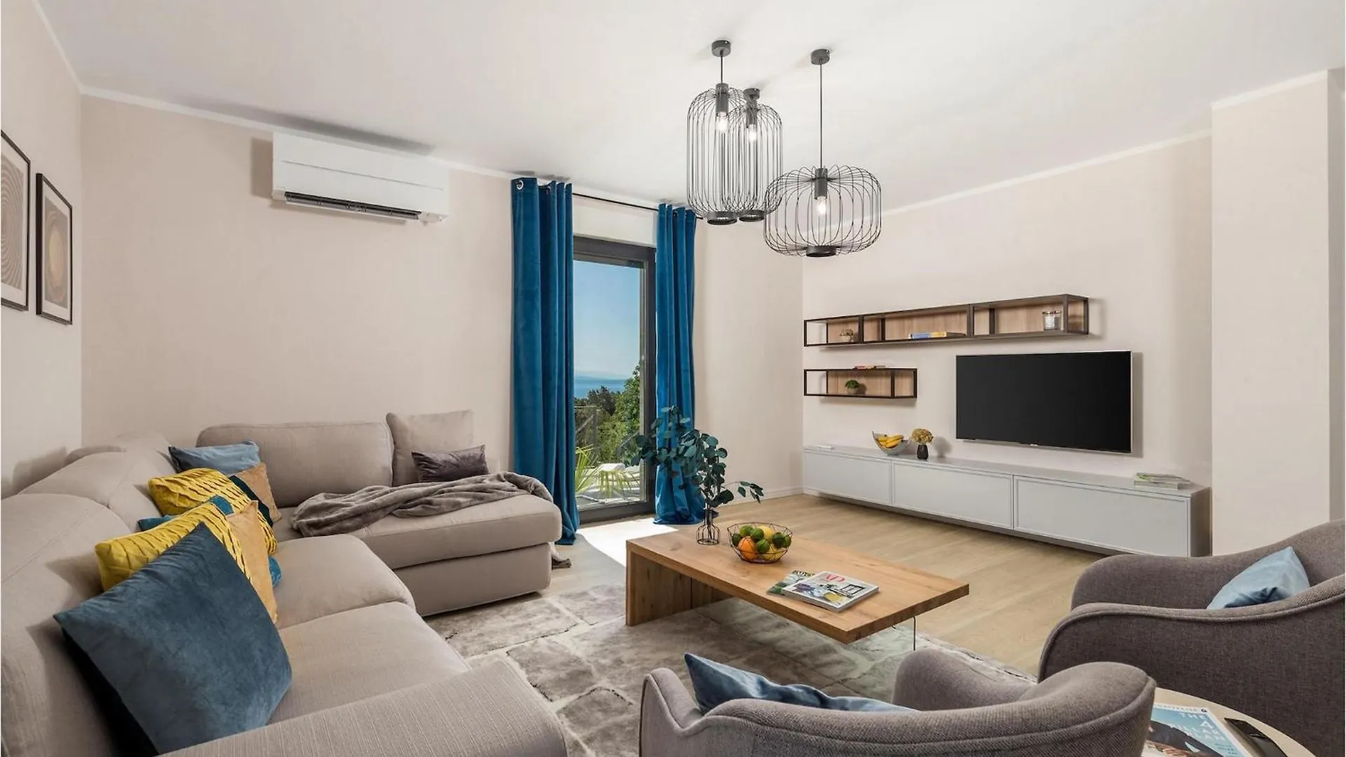 Villa Castanea Poljane 0*,  Croatia